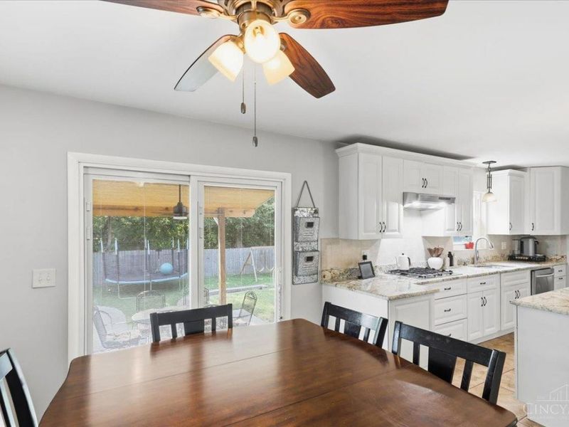 8898 Brittany Drive, Blue Ash, OH 45242 Photo 23