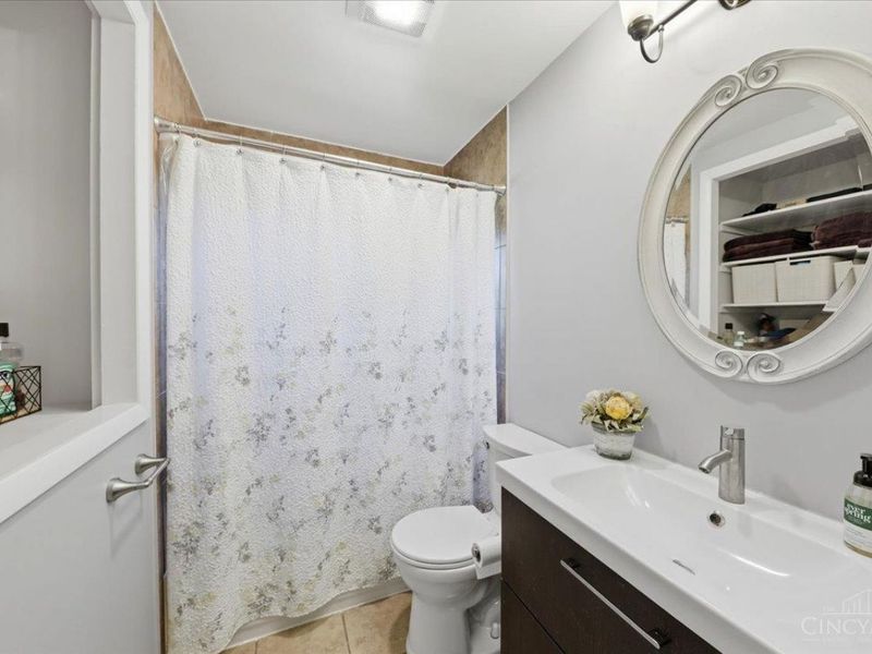 8898 Brittany Drive, Blue Ash, OH 45242 Photo 35