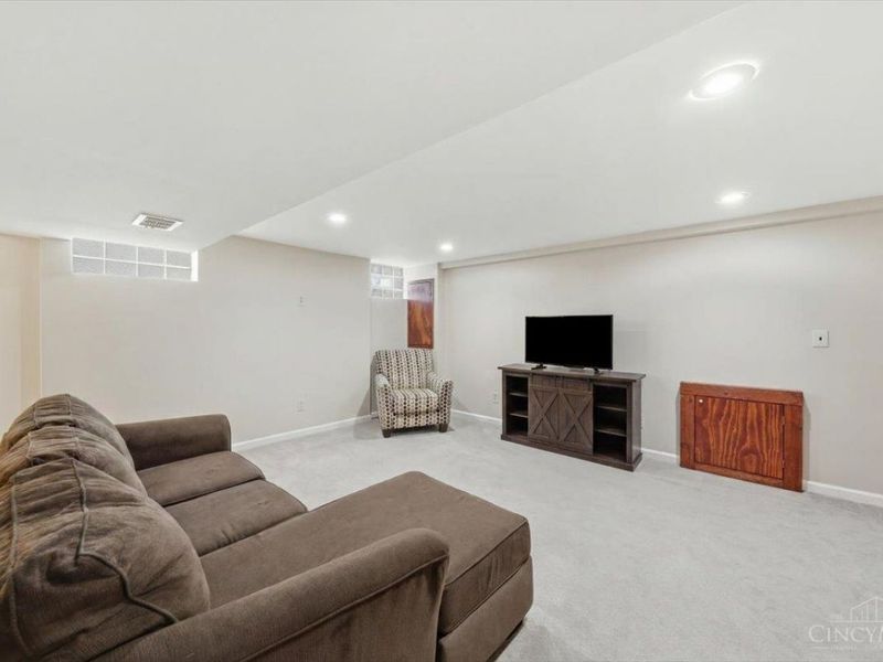 8898 Brittany Drive, Blue Ash, OH 45242 Photo 39