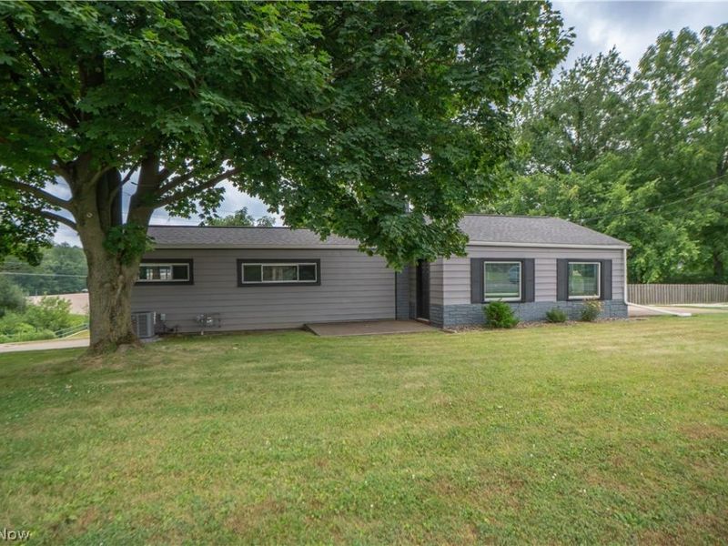 1621 Hankins Road NE, Massillon, OH 44646 Photo 1
