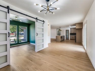 908 Raintree Road, Fort Worth, TX 76103