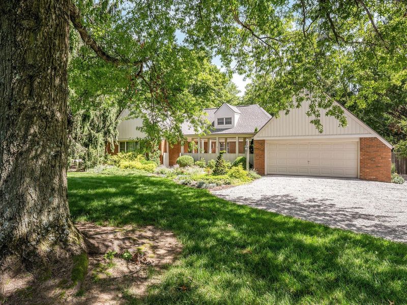 1350 Carriage Road, Powell, OH 43065 Photo 3
