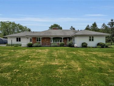 9560 Savage Road, Holland, NY 14080