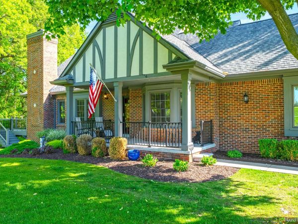 156 Sandhills Lane, Lake Orion Village, Mi 48362