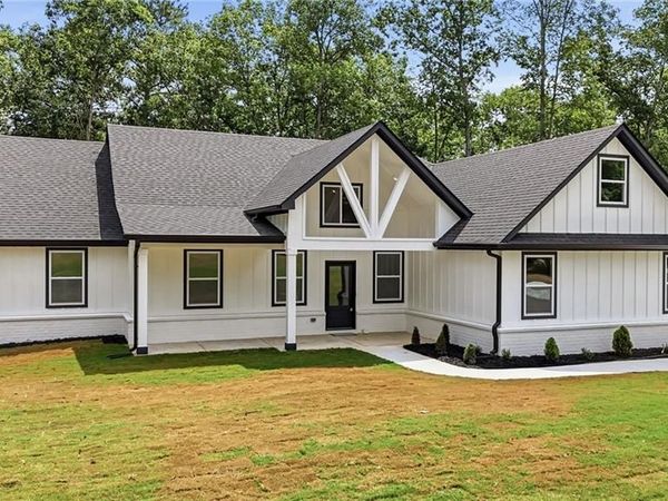1020 Oakridge Drive, Griffin, GA 30223