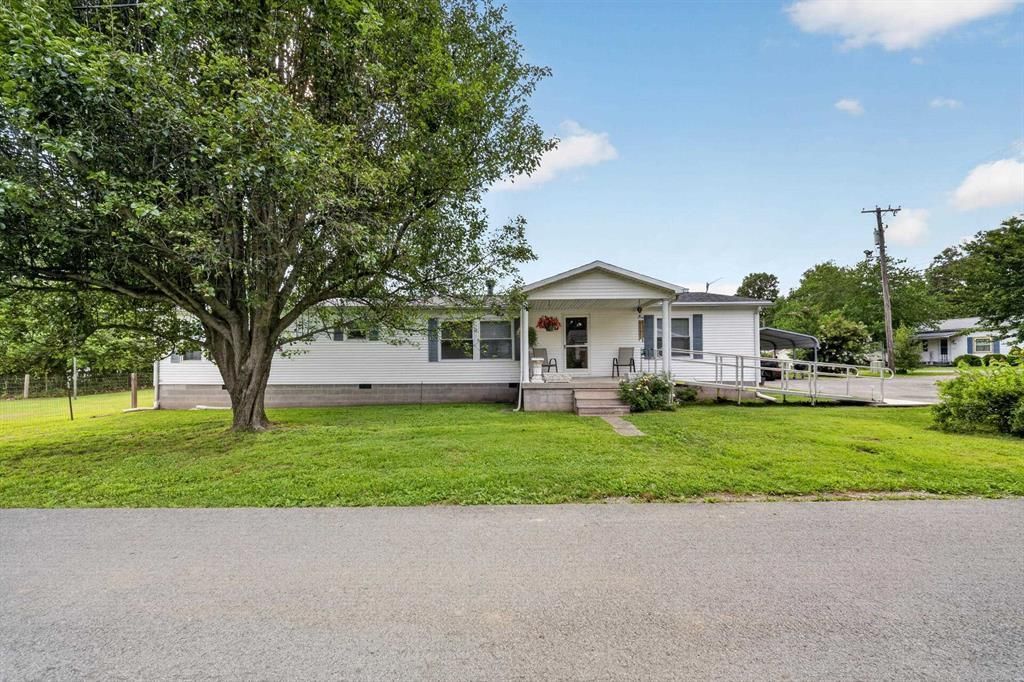 320 S 1st St #i, Island, KY 42350 Main Photo