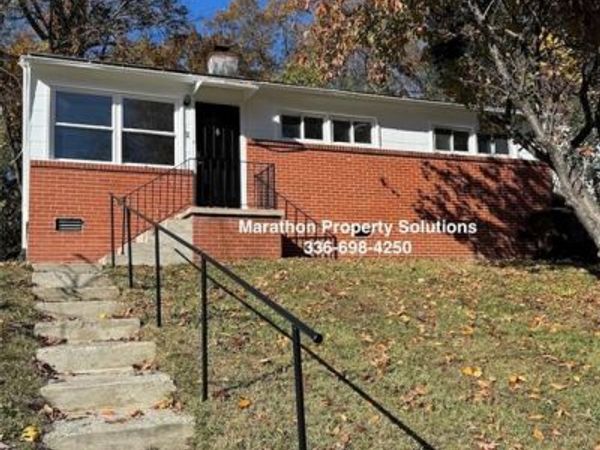 1408 Town Street , Greensboro, NC 27407