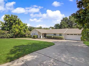 1921 Dakar Road E, Fort Worth, TX 76116