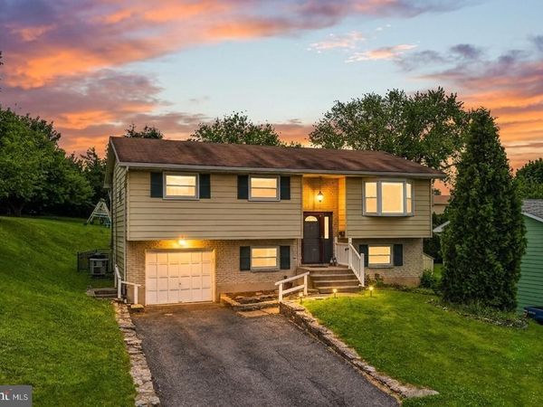 439 BATH AVENUE , CATASAUQUA, PA 18032