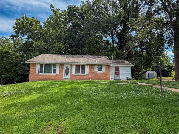 2925 COCHISE LANE, Jefferson City, MO 65101