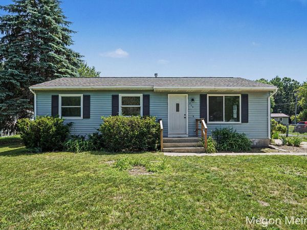809 E Grant Street, Greenville, MI 48838