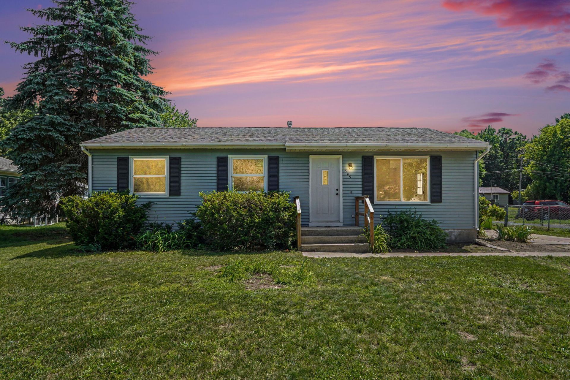 809 E Grant Street, Greenville, MI 48838 Main Photo