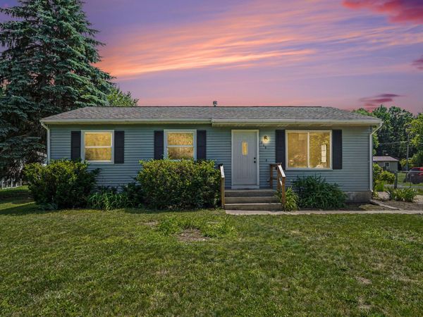 809 E Grant Street, Greenville, MI 48838