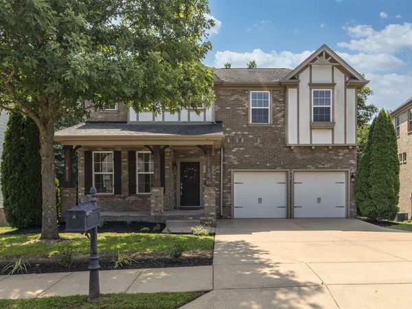2128 Ravenscourt Dr, Thompsons Station, TN 37179