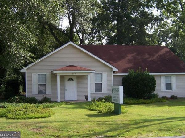 609 E Grady Street, Statesboro, GA 30458