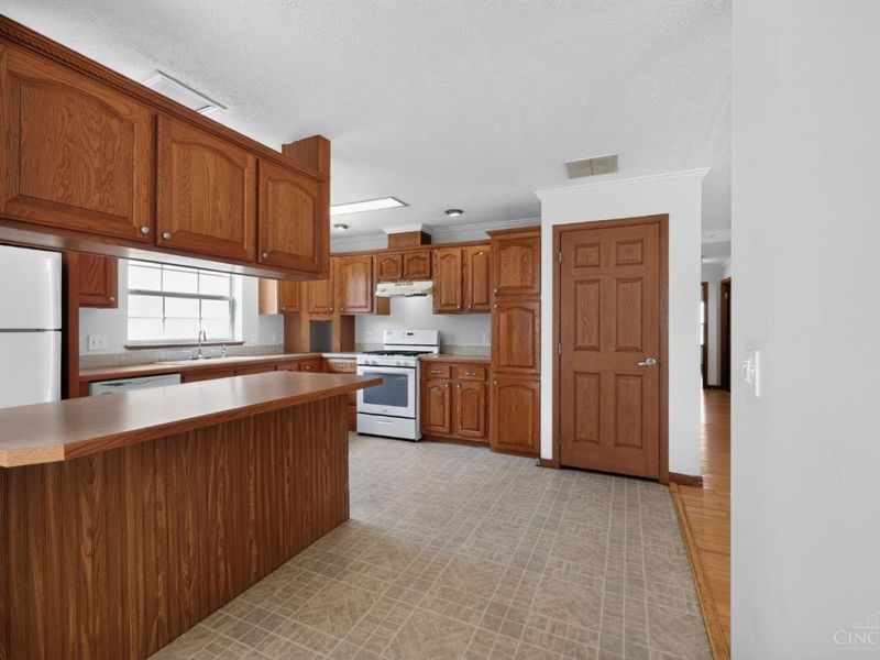 164 W 66th Street, Cincinnati, OH 45216 Photo 14