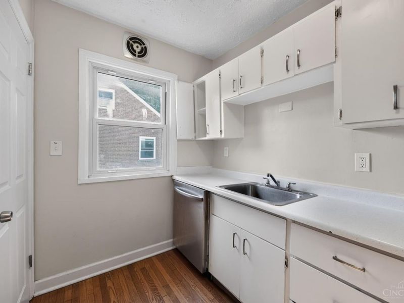 4312 Kugler Mill Road, Cincinnati, OH 45236 Photo 12