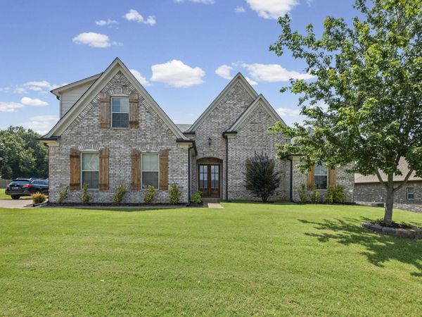 425 OAKRIDGE DR, Oakland, TN 38060