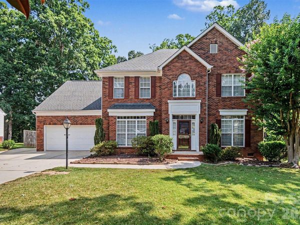 1421 Moonstone Drive, Matthews, NC 28105