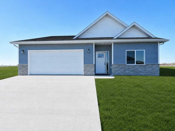 6715 Deer Creek Loop, Horace, ND 58047