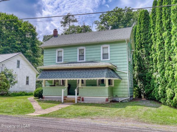 1928 Tomhicken Road, Rock Glen, PA 18246