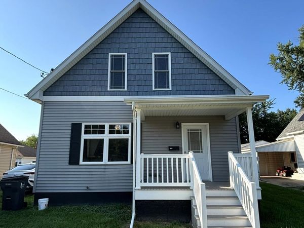 105 W BIRCH Street, Canton, IL 61520