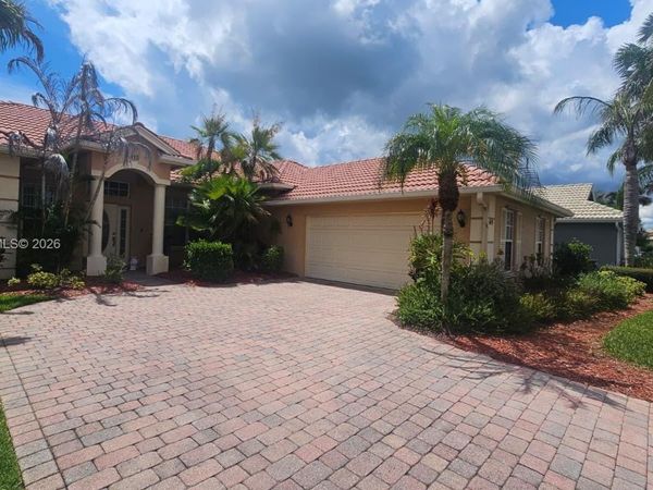415 NW Dover Ct , Port St. Lucie, FL 34983