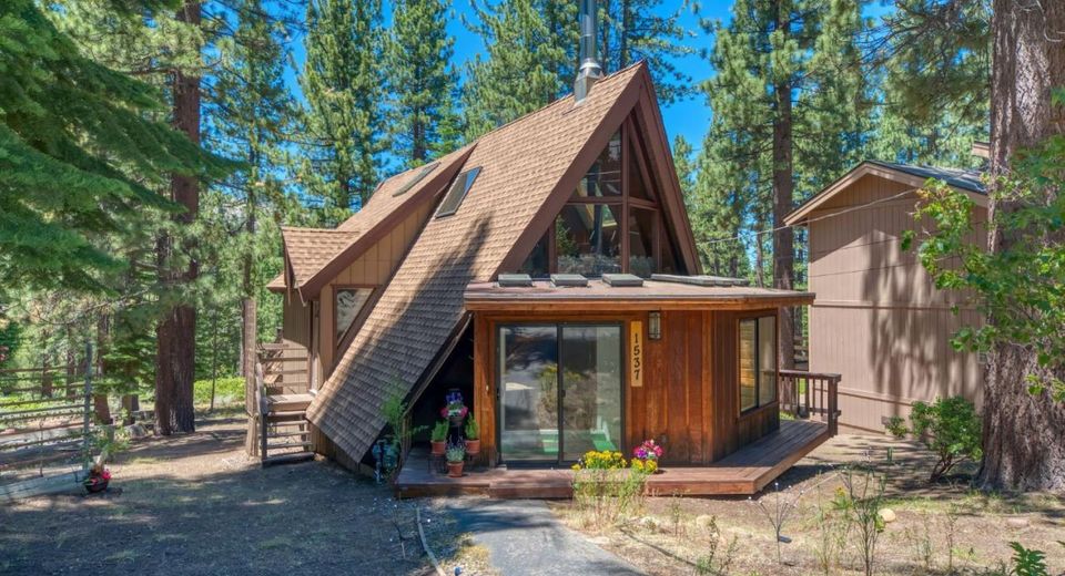 1537 Cherry Hills Circle, South Lake Tahoe, CA 96150 Photo