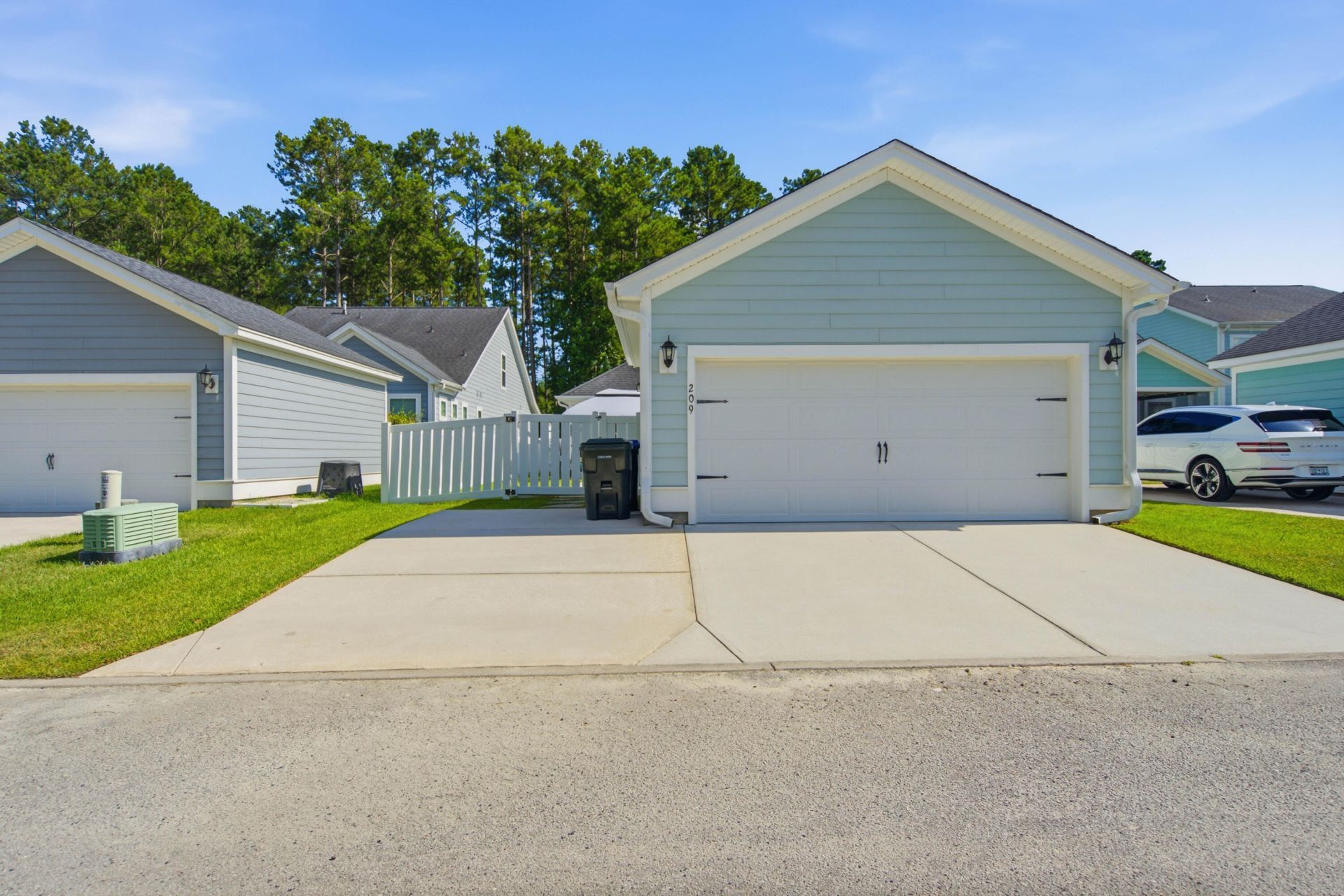 209 Blue Bonnet Street Photo 33