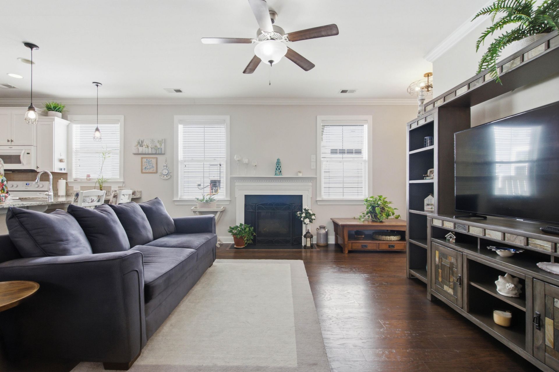 209 Blue Bonnet Street Photo 36