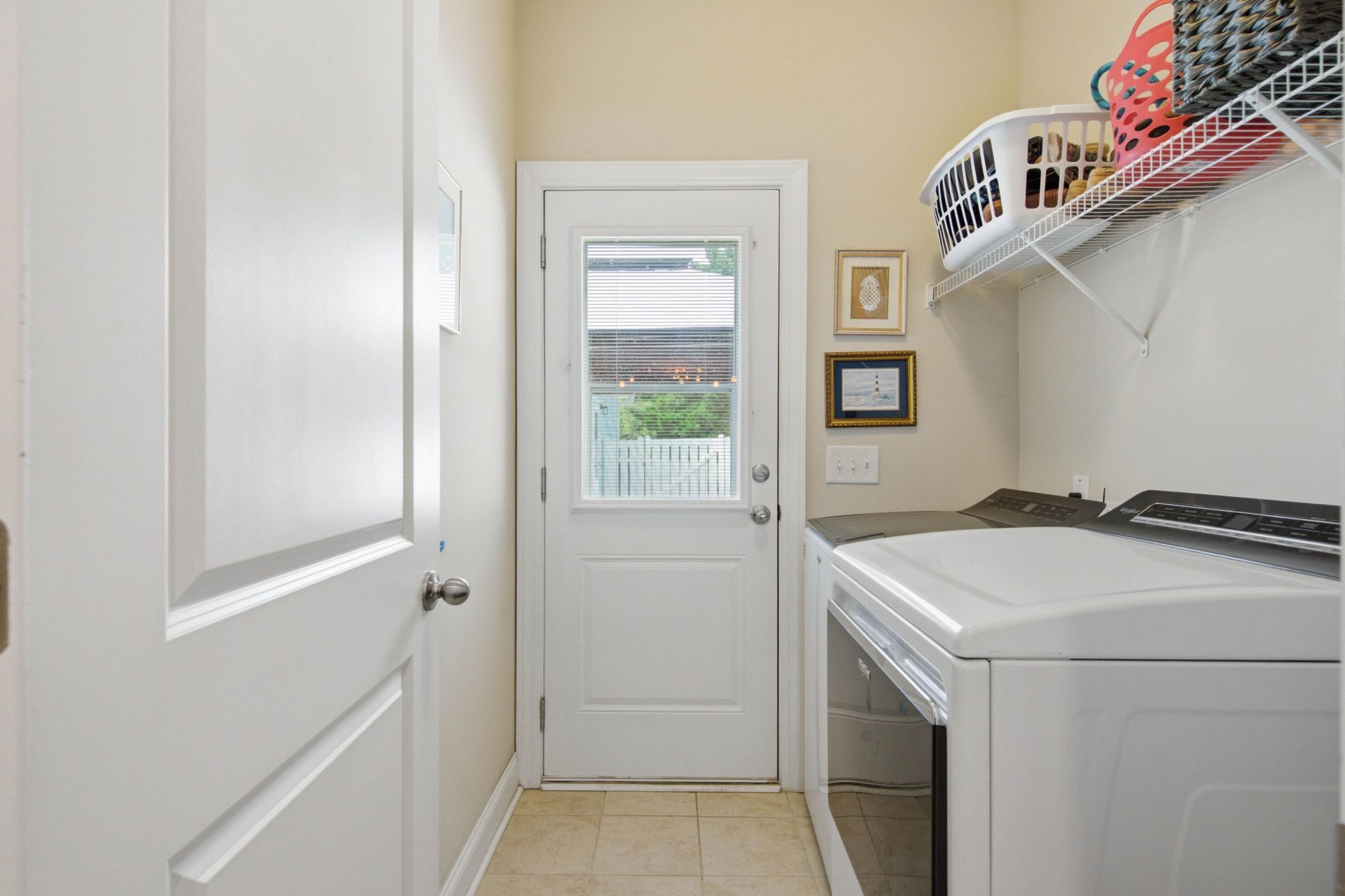 209 Blue Bonnet Street Photo 40