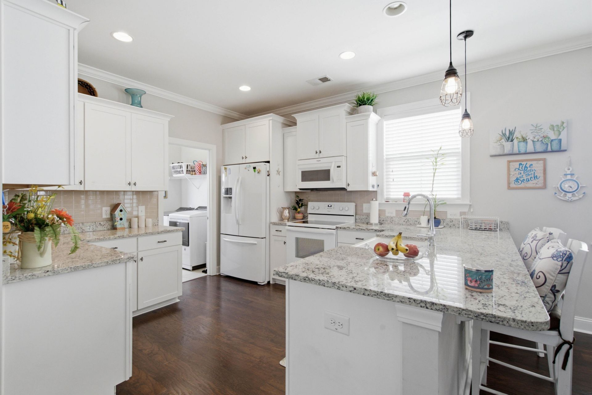 209 Blue Bonnet Street Photo 7