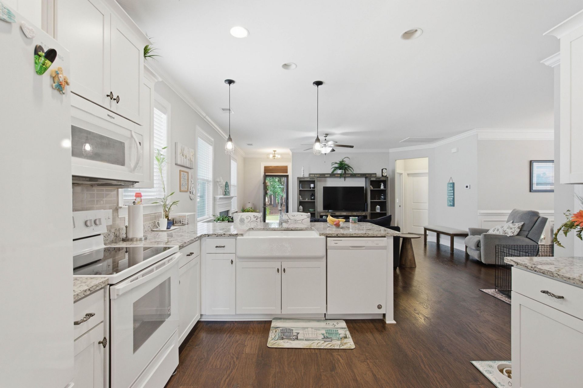 209 Blue Bonnet Street Photo 8