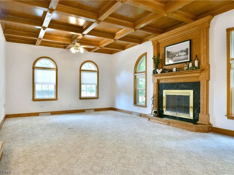 2412 East Pointe Drive SE, Howland, OH 44484 Photo 18