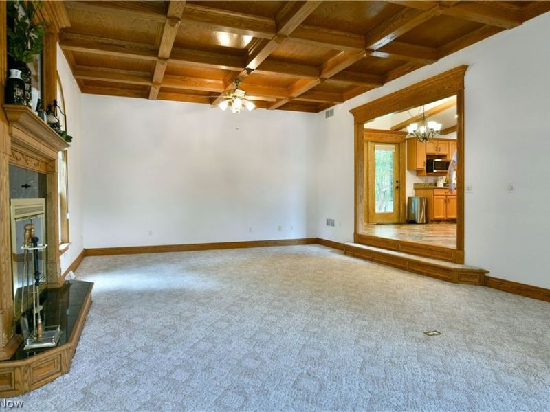 2412 East Pointe Drive SE, Howland, OH 44484 Photo 19