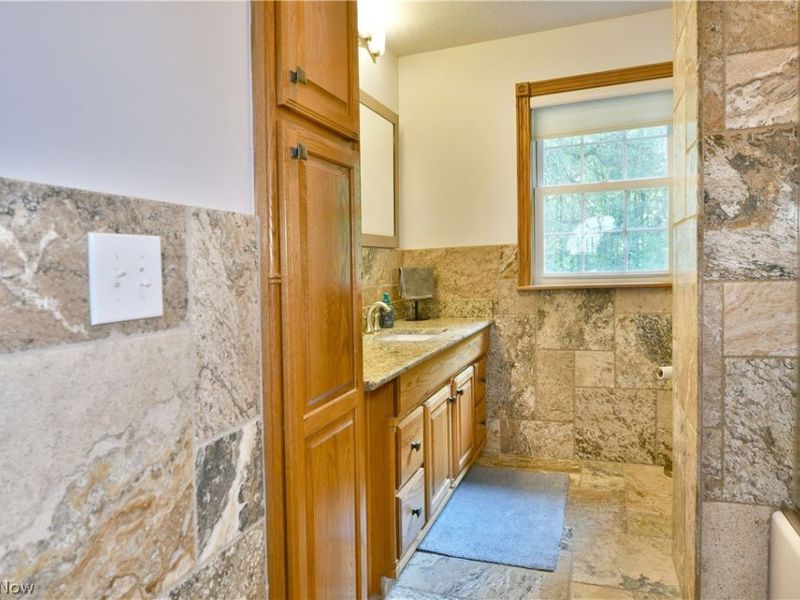 2412 East Pointe Drive SE, Howland, OH 44484 Photo 42