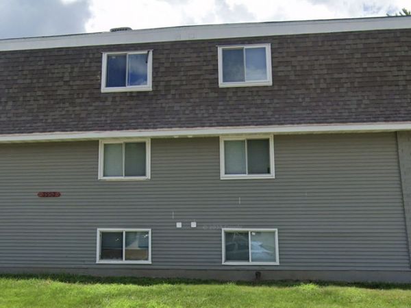 3553 Heatherton Drive , Unit 9, Davenport, IA 52084