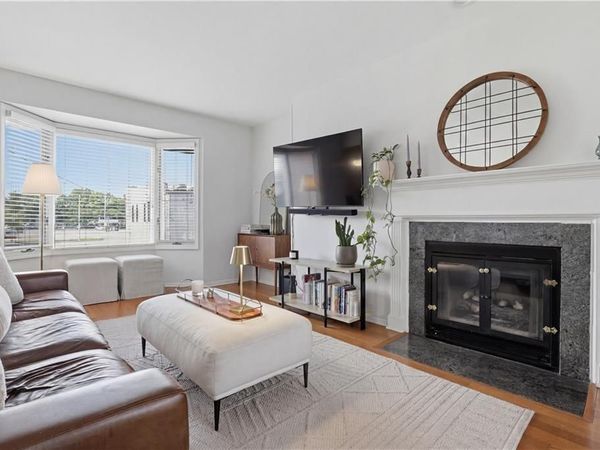 4320 Belleview Avenue, Unit 206, Kansas City, MO 64111