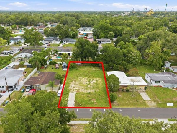8714 N HYALEAH ROAD , TAMPA, FL 33617