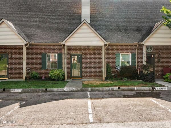 6904 Kings Crossing Way, Knoxville, TN 37918