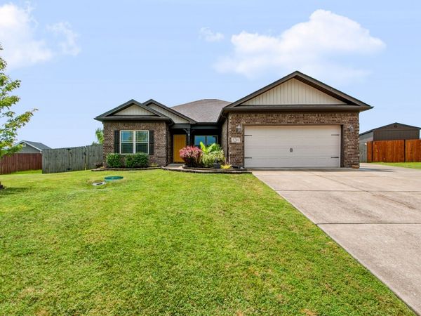 5201 Sierra Ct, Chapel Hill, TN 37034