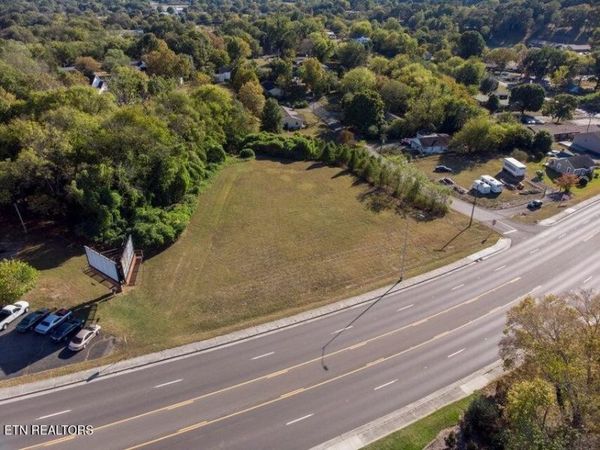 12 Decatur Pike , Athens, TN 37303