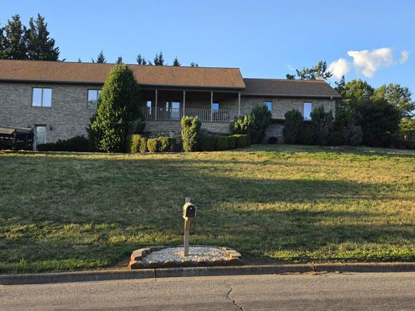 453 Highland DR , Roanoke, VA 24019