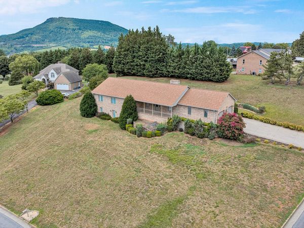 453 Highland DR , Roanoke, VA 24019