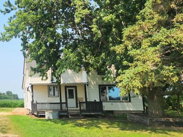 21969 230th Avenue, Sleepy Eye, MN 56085