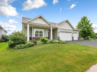 137 Bluff Lane, Dundas, MN 55019