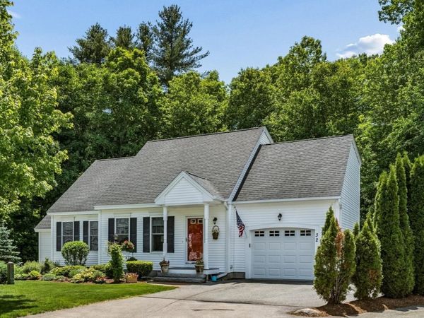 32 Peacock Brook Lane, Amherst, NH 03031