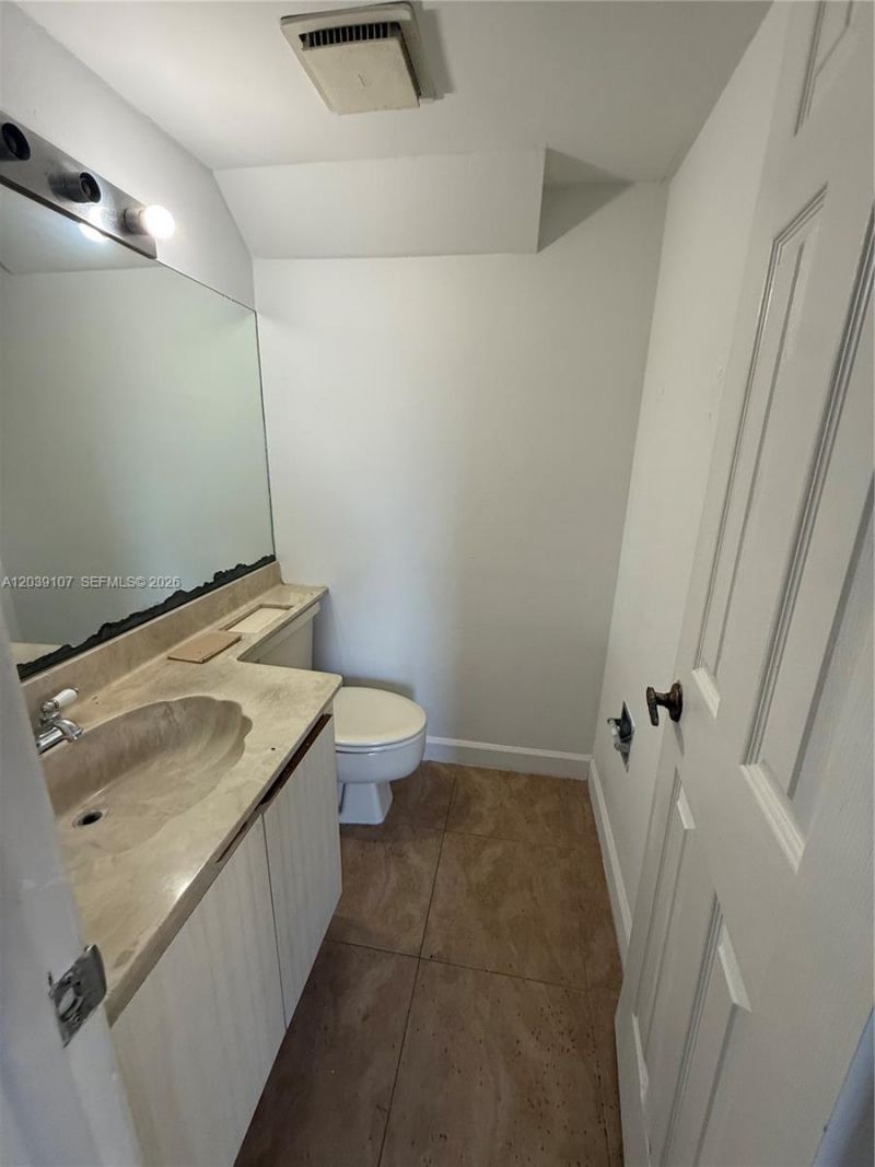 9700 NW 6th Ln , Unit 9700, Miami, FL 33172 Photo