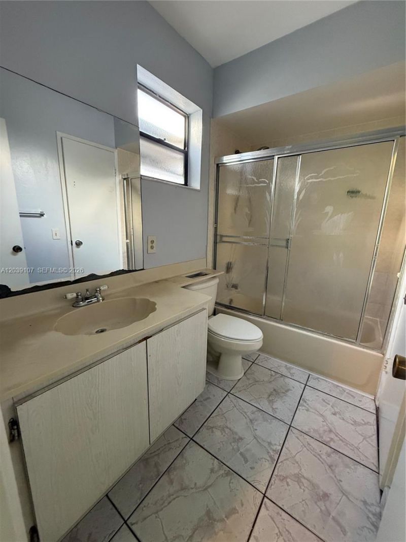 9700 NW 6th Ln , Unit 9700, Miami, FL 33172 Photo