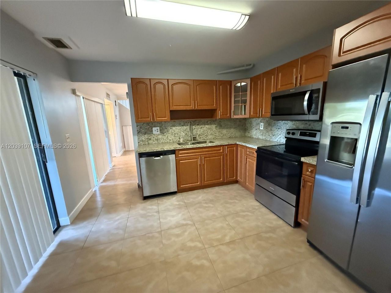 9700 NW 6th Ln , Unit 9700, Miami, FL 33172 Photo